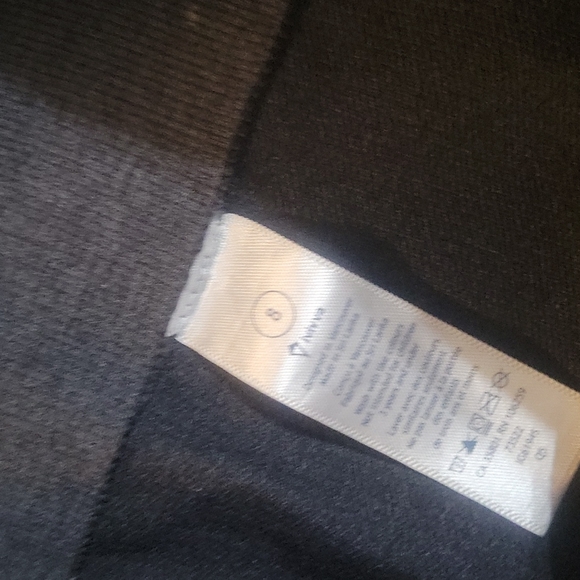 LIKE NEW Girls grey cropped Iviva leggings - Picture 2 of 6